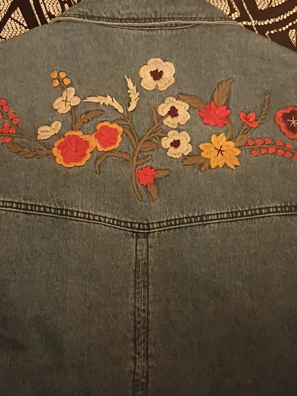 Vintage Veveret Embroidered Jean Jacket - Picture 6 of 10